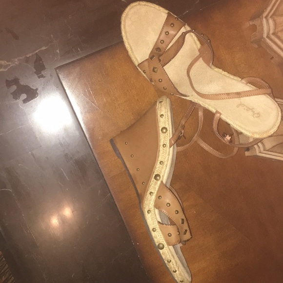 Sandals 👡 - Picture 2 of 2